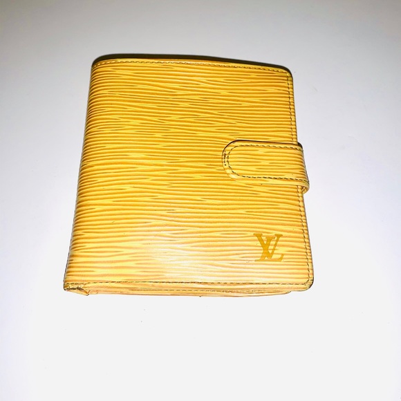 Louis Vuitton | Accessories | Louis Vuitton Epi Wallet | Poshmark